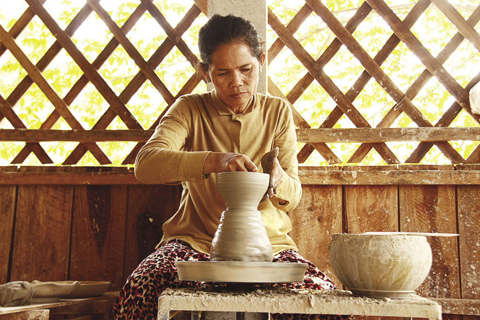 Angkorian pottery respun by Kampong Chhnang villagers Phnom Penh Post